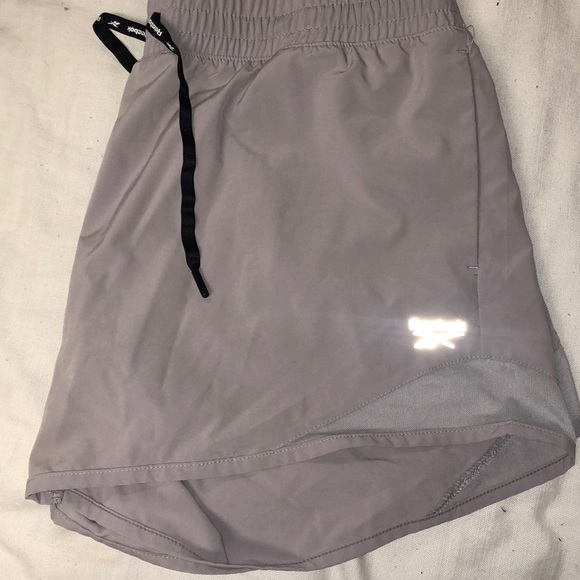Size Large barely worn Reebok shorts - Picture 1 of 3
